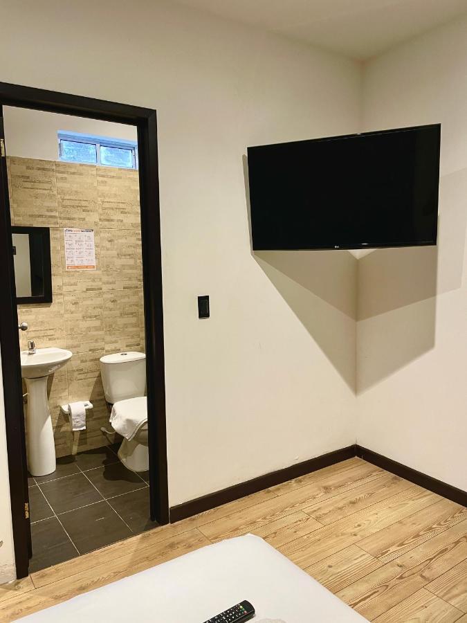 Zugi Inn Hotel レティシア エクステリア 写真